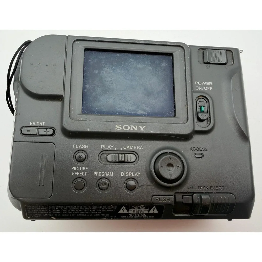 Sony FD Mavica MVC-FD75 Digital Still Camera 10x Zoom Floppy Disk NP-F330